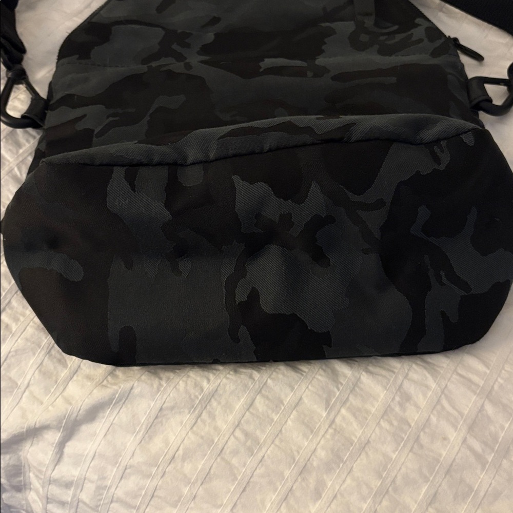 Lululemon All Night Festival Bag *5L Fragment Camo Jacquard Black Deep Coal - Picture 6 of 6
